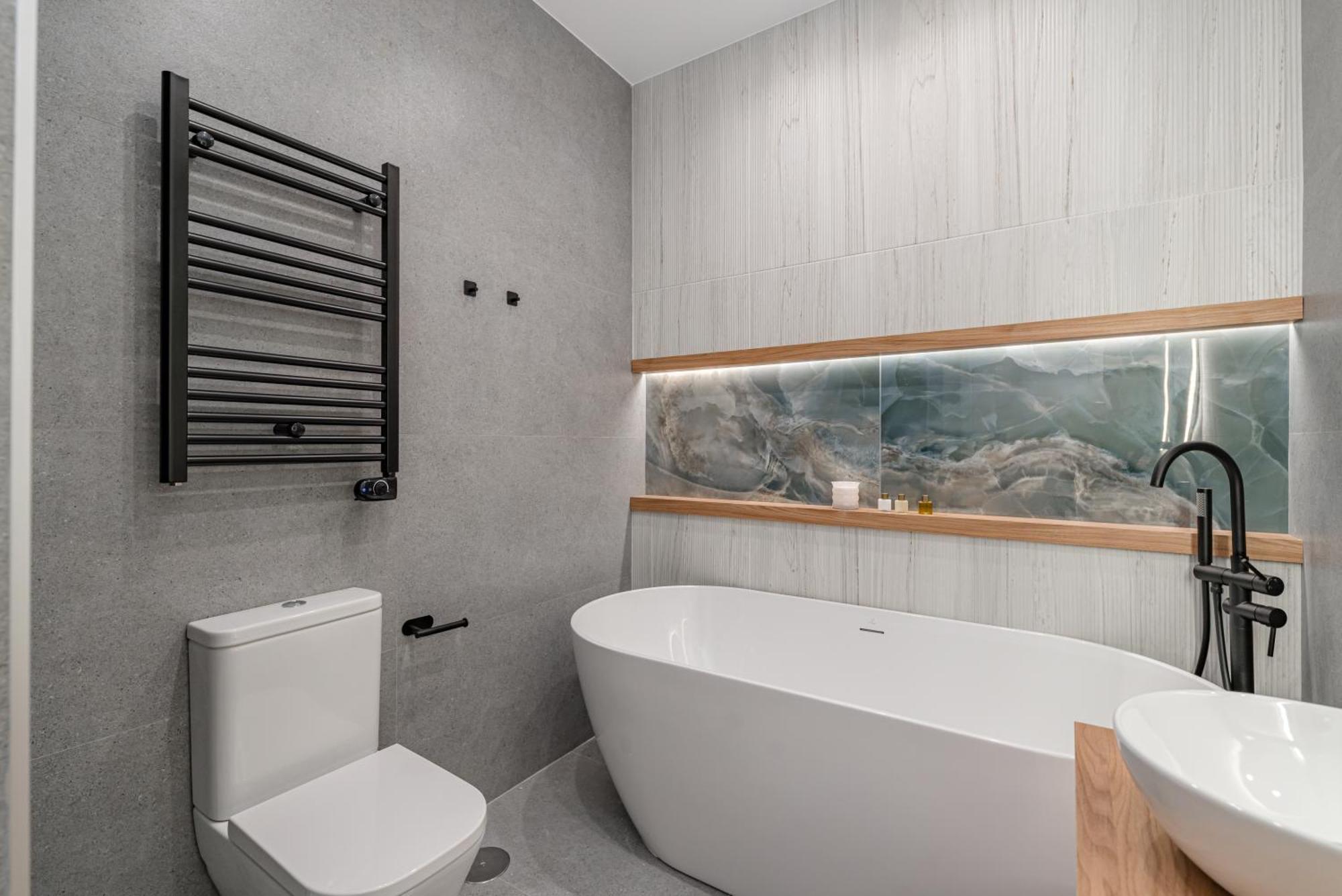 Apartment Plaza Espana Viii Calle San Bernardo 3br 3bh