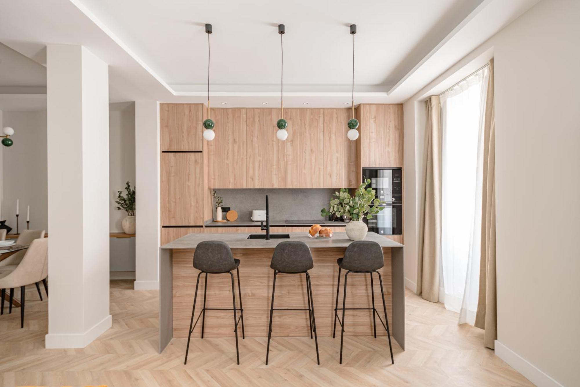Apartment Plaza Espana Viii Calle San Bernardo 3br 3bh *